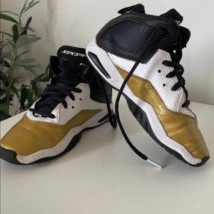 Boys Jordan B'Loyal White/Black/Metallic